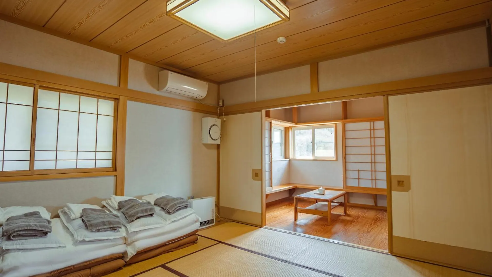 Hébergement de vacances Villa 富士山の眺望- 超高6メートルロフト- 芦ノ湖, 鳥居が目の前に - 究極露天bbq à Hakone